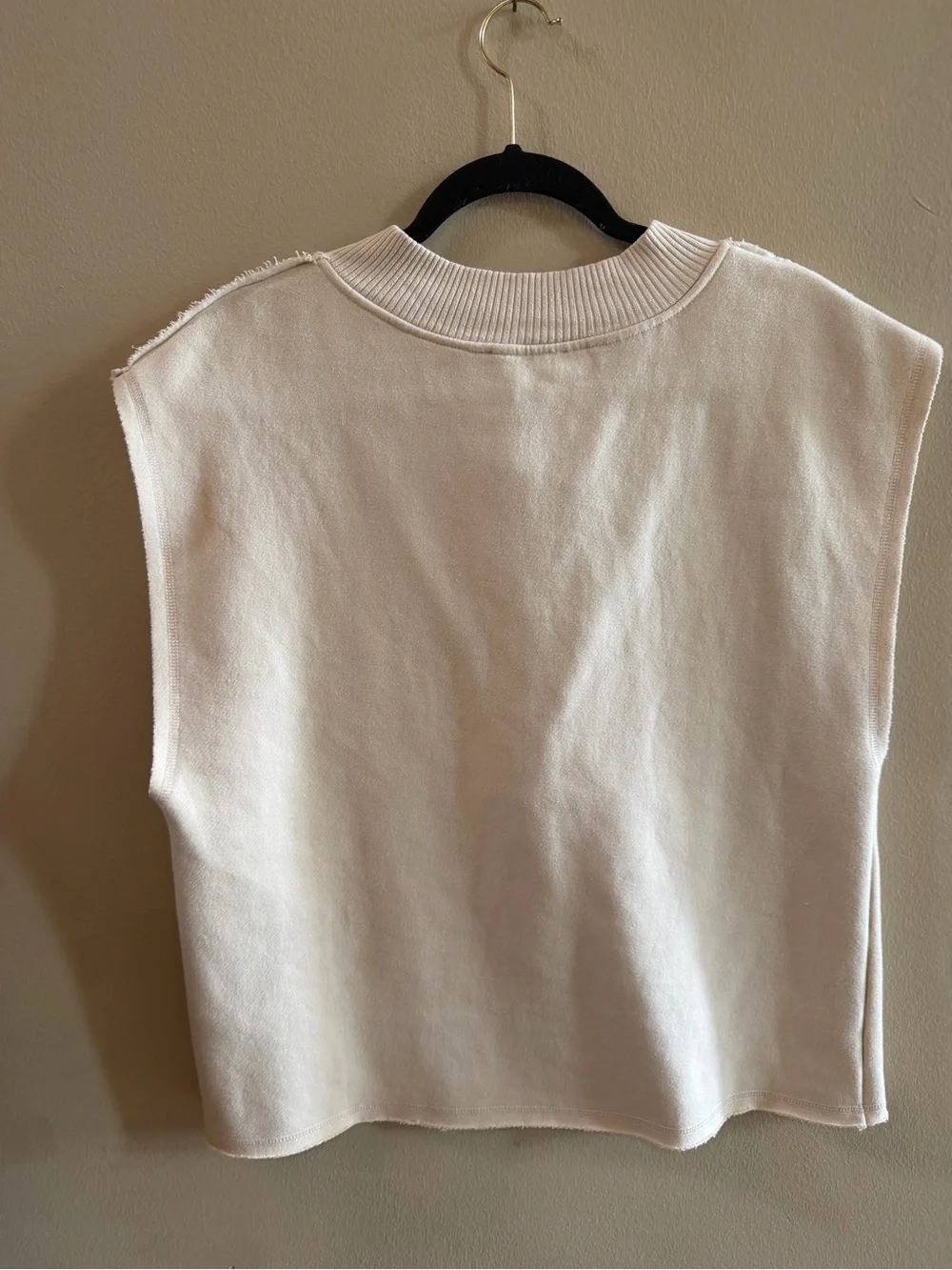 ZARA Cream V-Neck Sleeveless Knit Tank